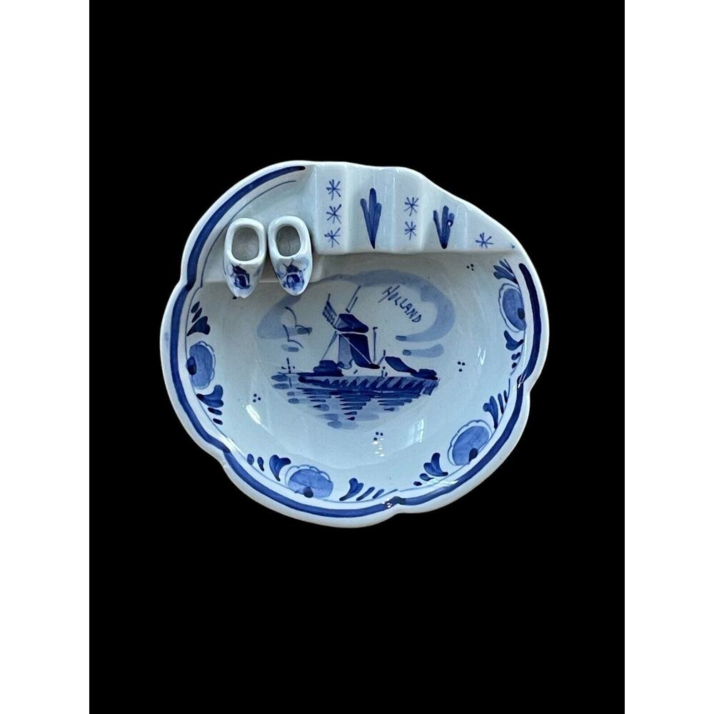 Vintage Delft Holland Cigar Smoking Ashtray Dutch Windmill Shoes Cobalt Blue